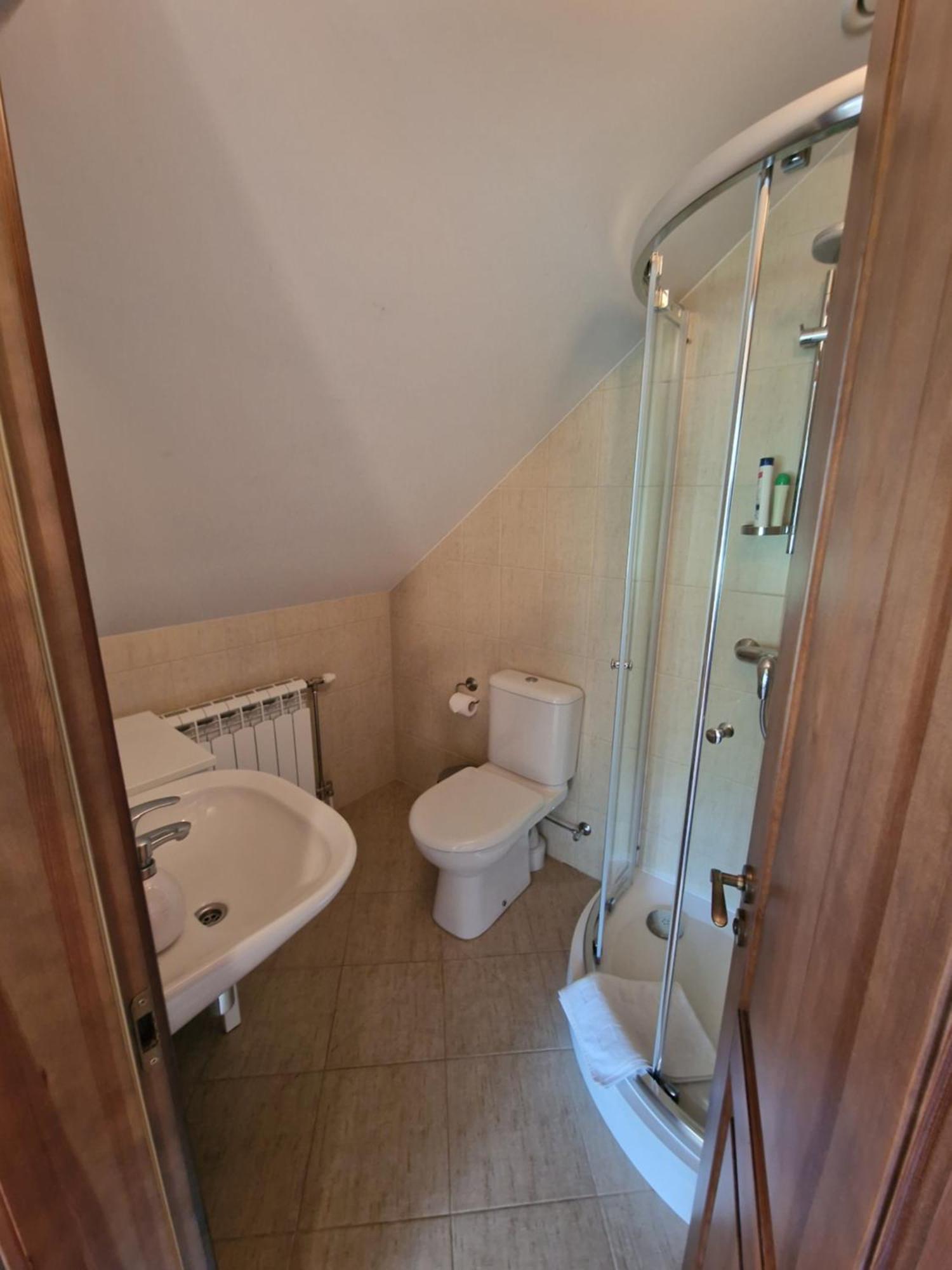Roksala Guest House Taruciai Luaran gambar